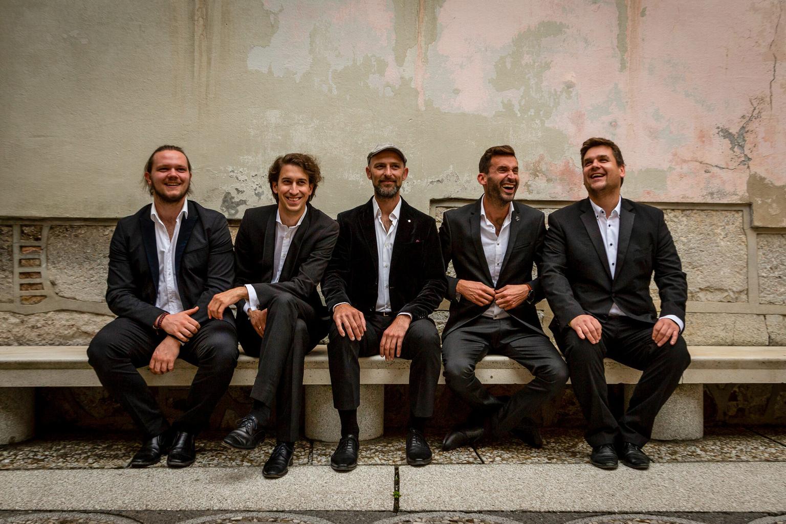 Teo Collori & Momento Cigano band